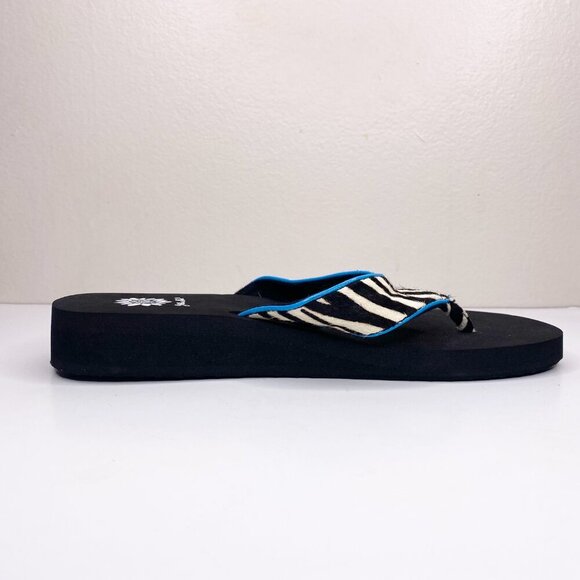 NEW Yellow Box Zebra Stripe Flip Flops Platform Sandals 8.5 Faux Hair Blue Trim - Picture 3 of 8